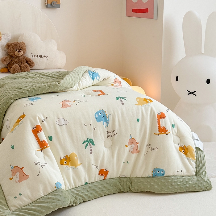 91家纺网 家纺一手货源 找家纺 嗨生活 2025新款全棉双层纱豆豆被儿童被春秋被冬被幼儿园被子系列 恐龙世纪
