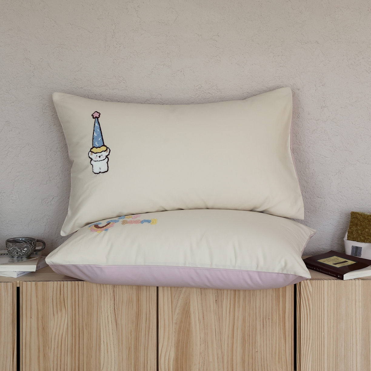 91家纺网 家纺一手货源 找家纺 时光里 2025新款全棉100S卡通风磨毛毛巾绣四件套 快乐小红帽