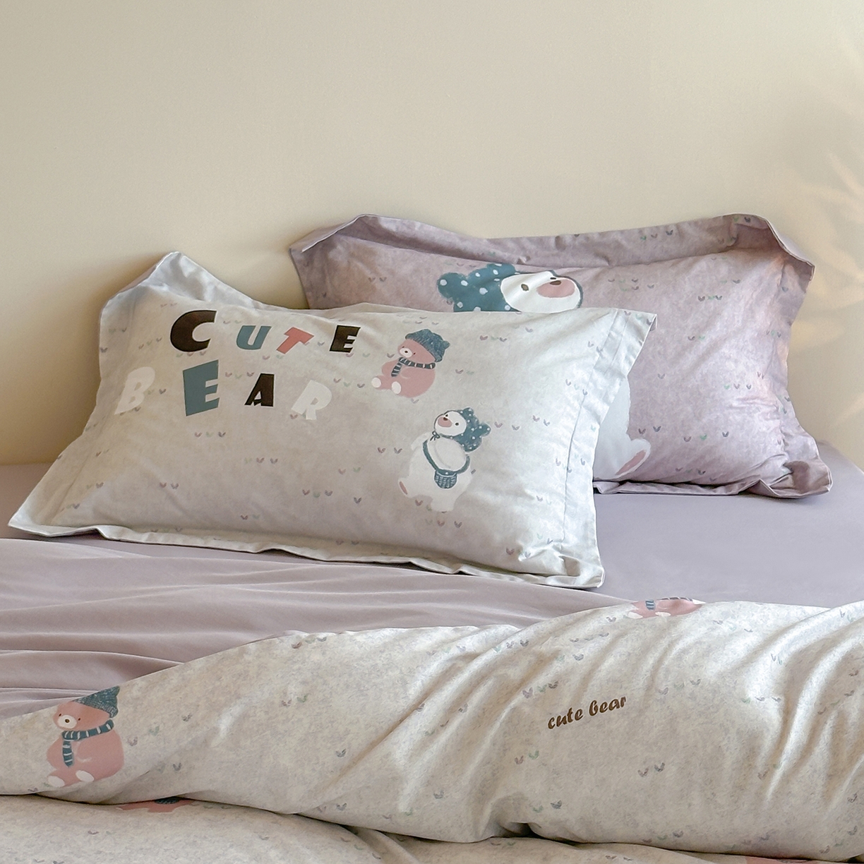 91家纺网 家纺一手货源 找家纺 时年家纺 2025新款全棉磨毛大版卡通印花系列套件 可爱熊宝