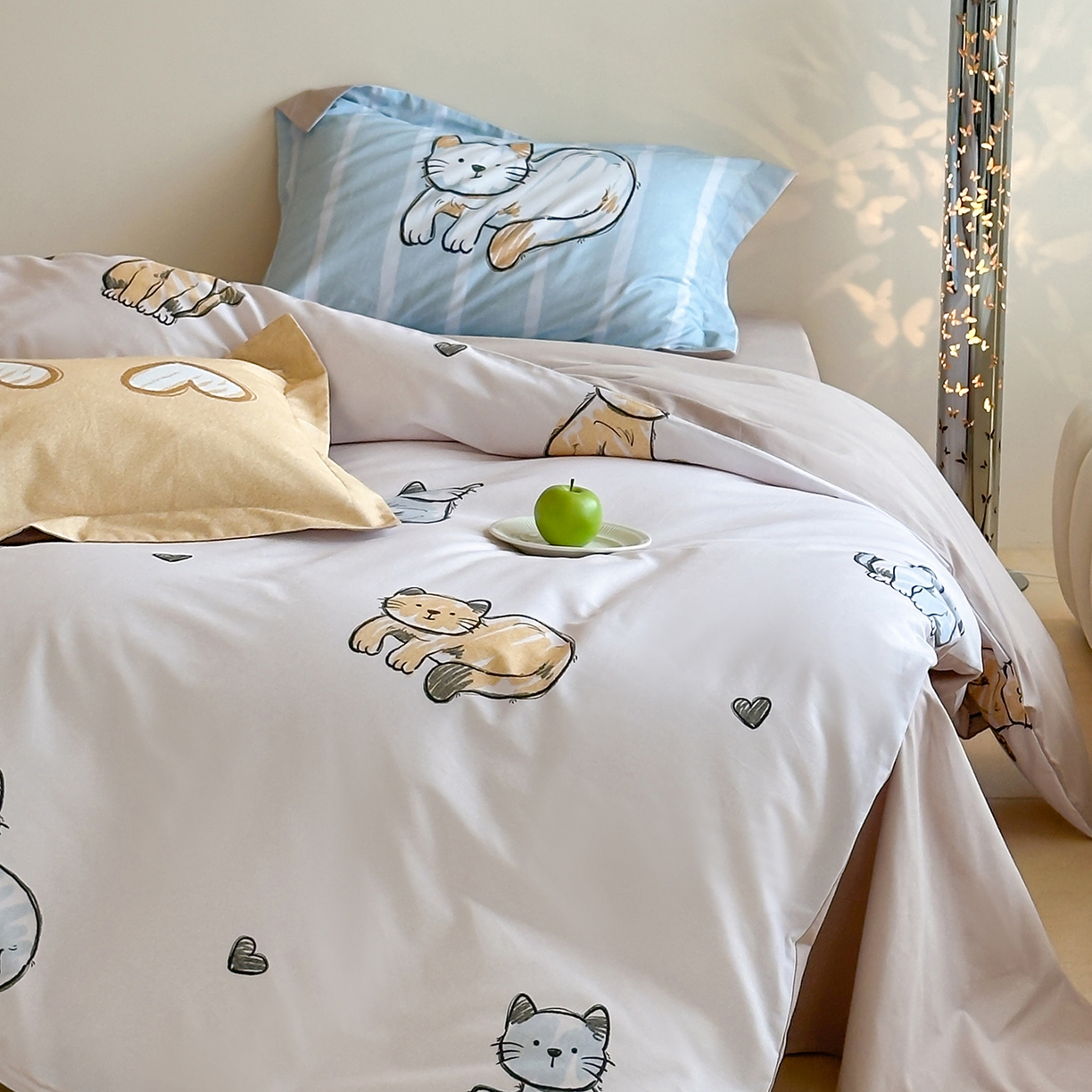 91家纺网 家纺一手货源 找家纺 时年家纺 2025新款全棉磨毛大版卡通印花系列套件 慵懒猫咪