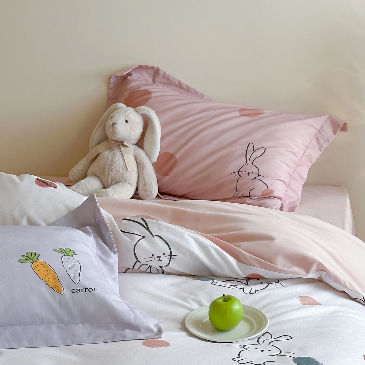 91家纺网 家纺一手货源 找家纺 时年家纺 2025新款全棉磨毛大版卡通印花系列套件 波点兔