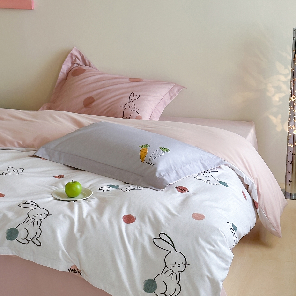 91家纺网 家纺一手货源 找家纺 时年家纺 2025新款全棉磨毛大版卡通印花系列套件 波点兔