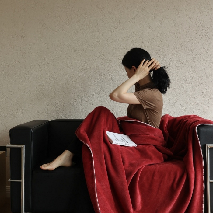 91家纺网 家纺一手货源 找家纺 法芙娜家纺 2025新款简约纯色仿羊绒毯【1m券后价格不得低于88元 1.5m券后价格不得低于148元 2m券后价格不得低于168元】 荔枝绛