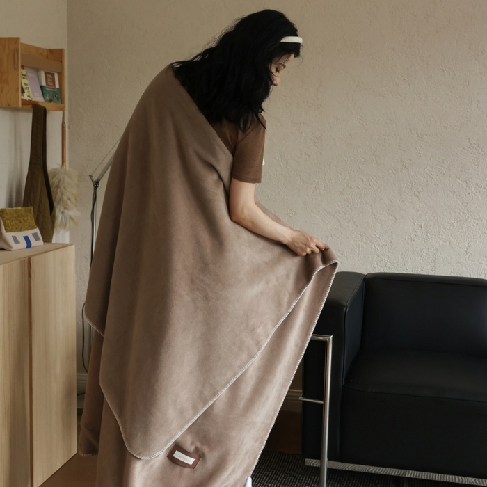 91家纺网 家纺一手货源 找家纺 法芙娜家纺 2025新款简约纯色仿羊绒毯【1m券后价格不得低于88元 1.5m券后价格不得低于148元 2m券后价格不得低于168元】 琥珀棕