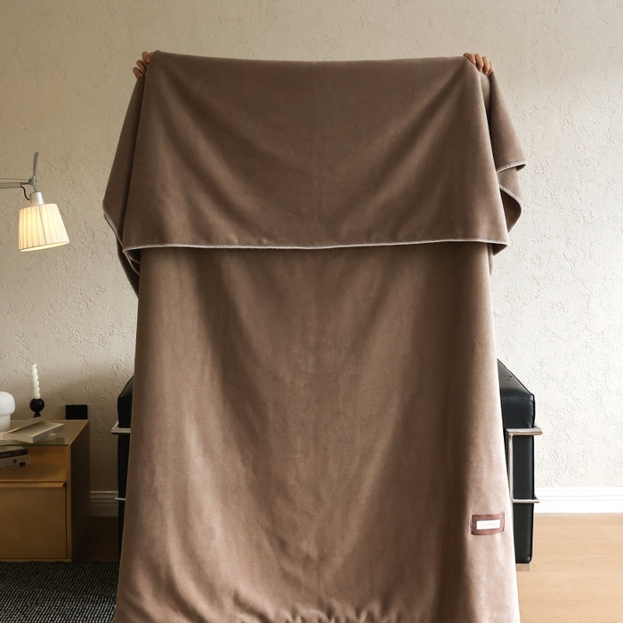 法芙娜家纺 2025新款简约纯色仿羊绒毯【1m券后价格不得低于88元 1.5m券后价格不得低于148元 2m券后价格不得低于168元】 琥珀棕