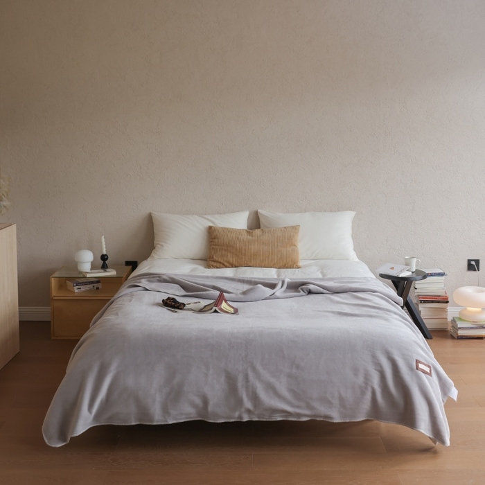 91家纺网 家纺一手货源 找家纺 法芙娜家纺 2025新款简约纯色仿羊绒毯【1m券后价格不得低于88元 1.5m券后价格不得低于148元 2m券后价格不得低于168元】 山青灰