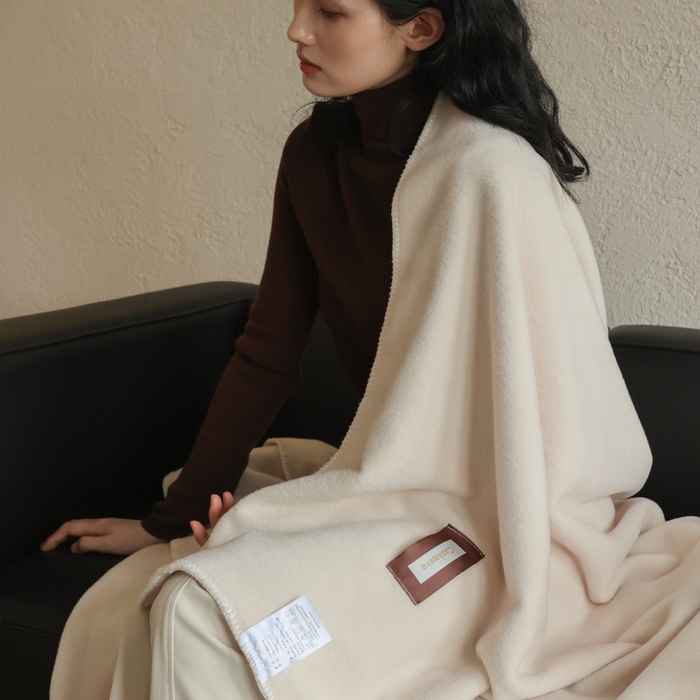 91家纺网 家纺一手货源 找家纺 法芙娜家纺 2025新款简约纯色仿羊绒毯【1m券后价格不得低于88元 1.5m券后价格不得低于148元 2m券后价格不得低于168元】 羊脂白