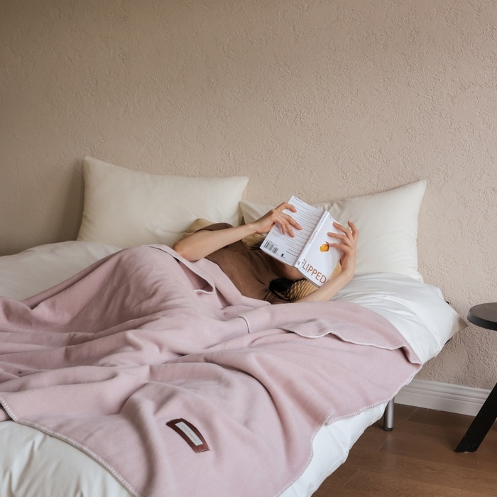 91家纺网 家纺一手货源 找家纺 法芙娜家纺 2025新款简约纯色仿羊绒毯【1m券后价格不得低于88元 1.5m券后价格不得低于148元 2m券后价格不得低于168元】 暮山紫