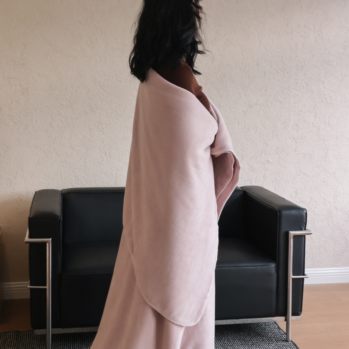 91家纺网 家纺一手货源 找家纺 法芙娜家纺 2025新款简约纯色仿羊绒毯【1m券后价格不得低于88元 1.5m券后价格不得低于148元 2m券后价格不得低于168元】 暮山紫