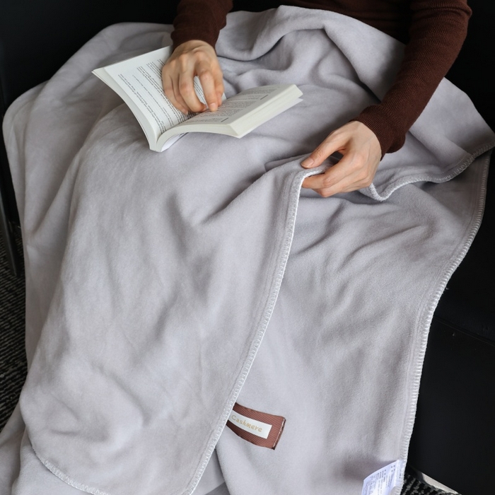 91家纺网 家纺一手货源 找家纺 法芙娜家纺 2025新款简约纯色仿羊绒毯【1m券后价格不得低于88元 1.5m券后价格不得低于148元 2m券后价格不得低于168元】 山青灰