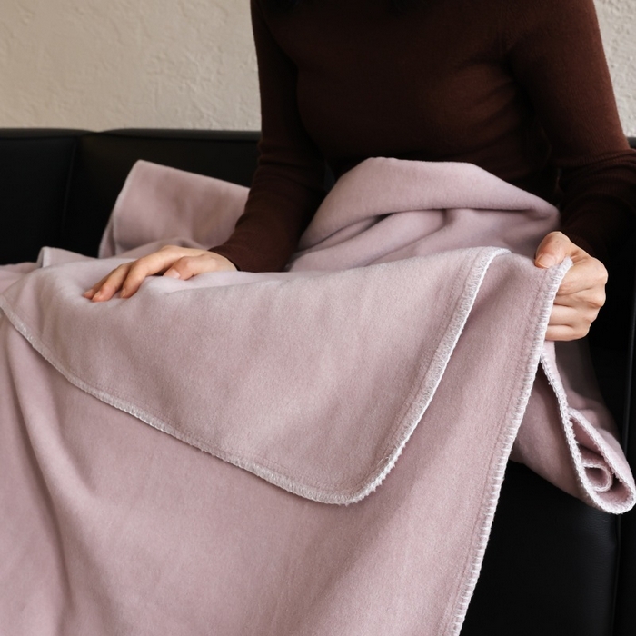 91家纺网 家纺一手货源 找家纺 法芙娜家纺 2025新款简约纯色仿羊绒毯【1m券后价格不得低于88元 1.5m券后价格不得低于148元 2m券后价格不得低于168元】 暮山紫