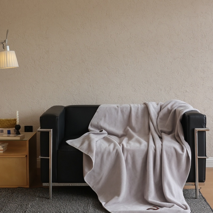 91家纺网 家纺一手货源 找家纺 法芙娜家纺 2025新款简约纯色仿羊绒毯【1m券后价格不得低于88元 1.5m券后价格不得低于148元 2m券后价格不得低于168元】 山青灰