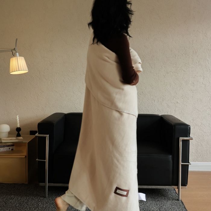 91家纺网 家纺一手货源 找家纺 法芙娜家纺 2025新款简约纯色仿羊绒毯【1m券后价格不得低于88元 1.5m券后价格不得低于148元 2m券后价格不得低于168元】 羊脂白