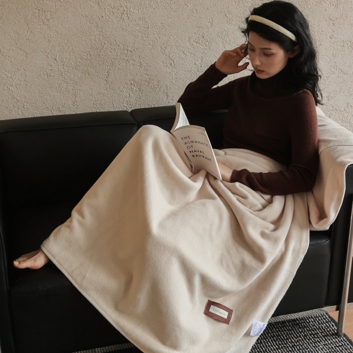 91家纺网 家纺一手货源 找家纺 法芙娜家纺 2025新款简约纯色仿羊绒毯【1m券后价格不得低于88元 1.5m券后价格不得低于148元 2m券后价格不得低于168元】 羊脂白