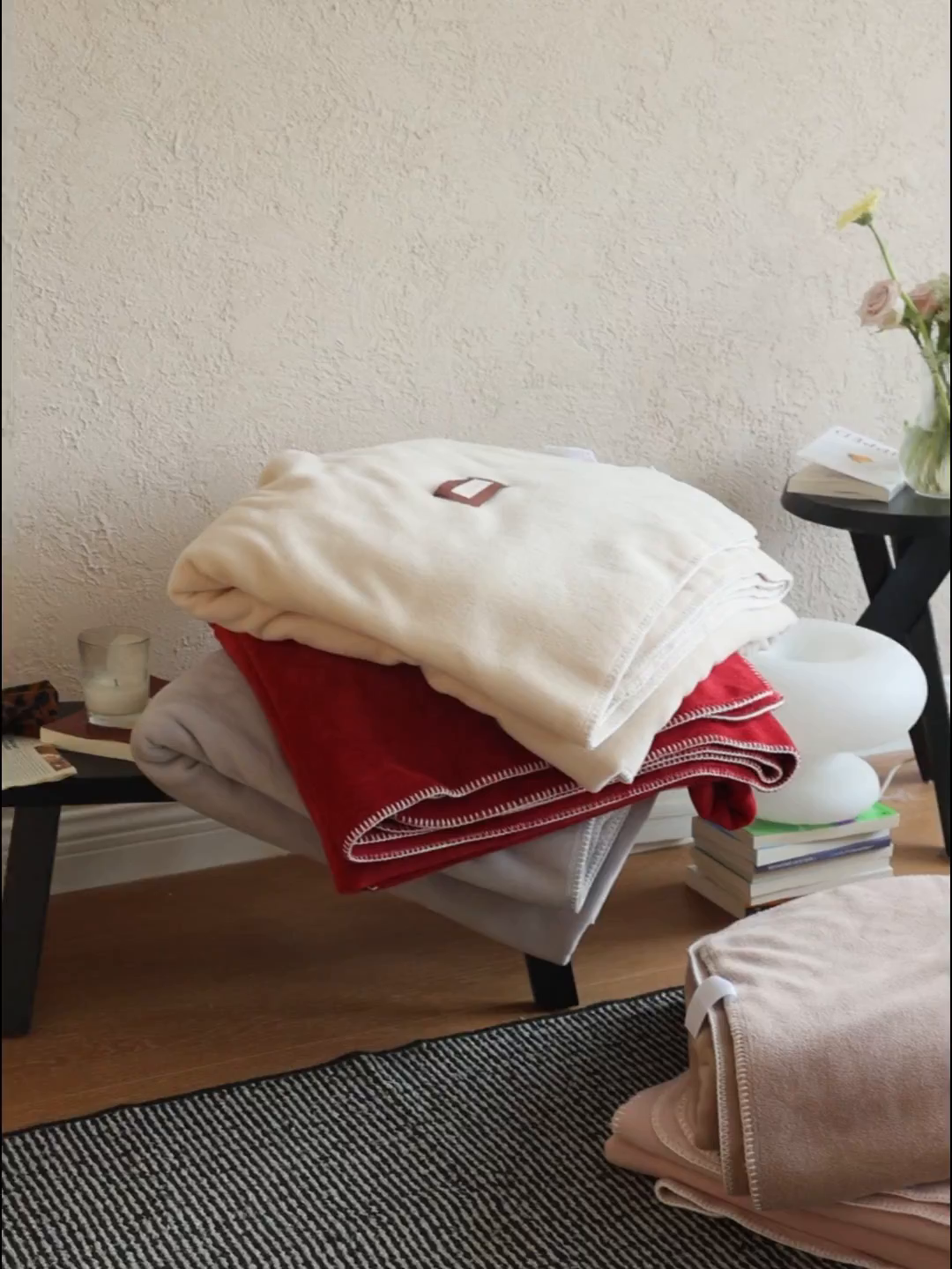 91家纺网 家纺一手货源 找家纺 法芙娜家纺 2025新款简约纯色仿羊绒毯【1m券后价格不得低于88元 1.5m券后价格不得低于148元 2m券后价格不得低于168元】 荔枝绛