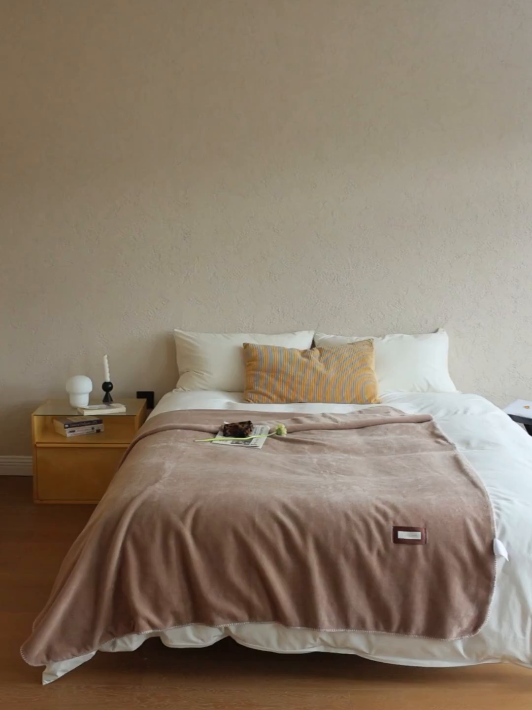 91家纺网 家纺一手货源 找家纺 法芙娜家纺 2025新款简约纯色仿羊绒毯【1m券后价格不得低于88元 1.5m券后价格不得低于148元 2m券后价格不得低于168元】 琥珀棕