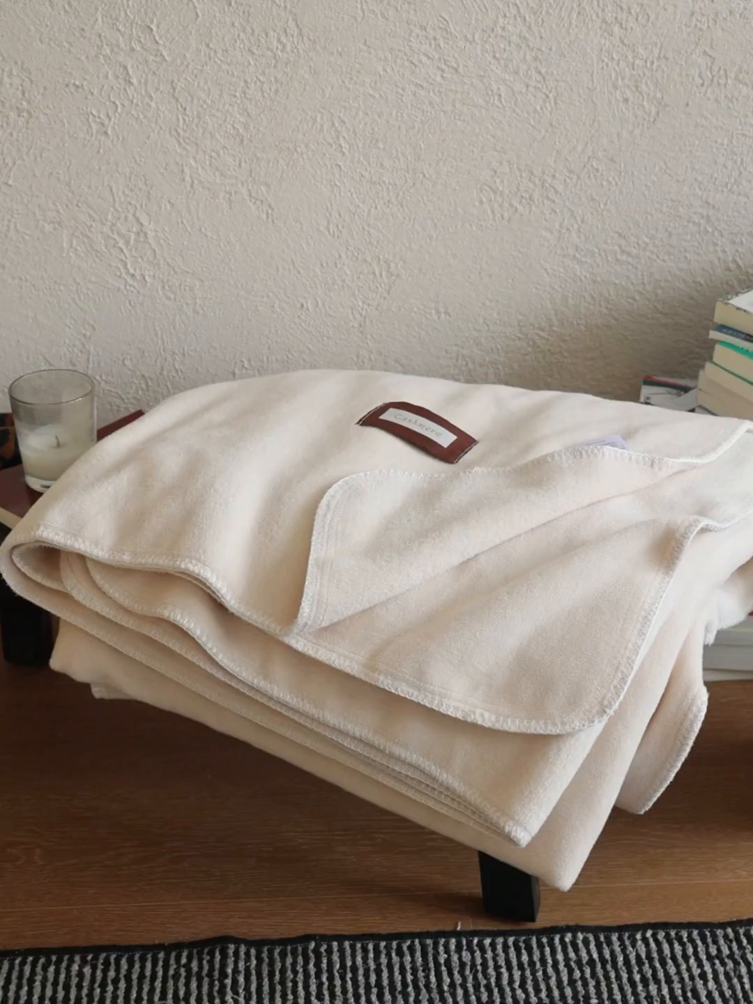 91家纺网 家纺一手货源 找家纺 法芙娜家纺 2025新款简约纯色仿羊绒毯【1m券后价格不得低于88元 1.5m券后价格不得低于148元 2m券后价格不得低于168元】 羊脂白