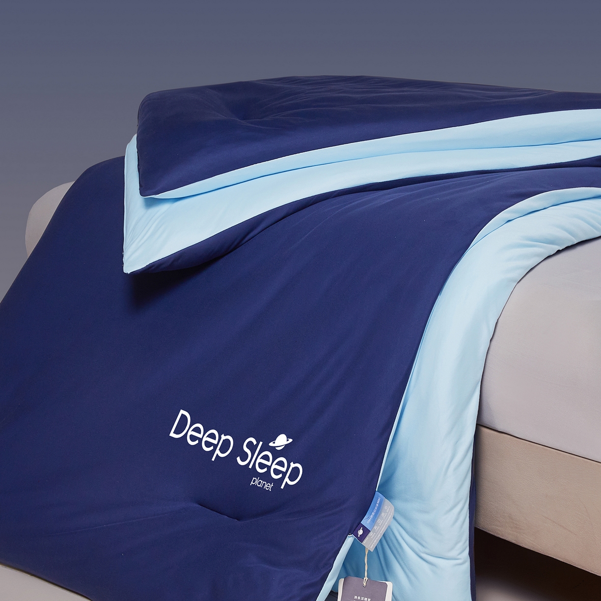 91家纺网 家纺一手货源 找家纺 云玲时尚 2025新款深睡星球针织棉控温被pro被子被芯 深睡蓝