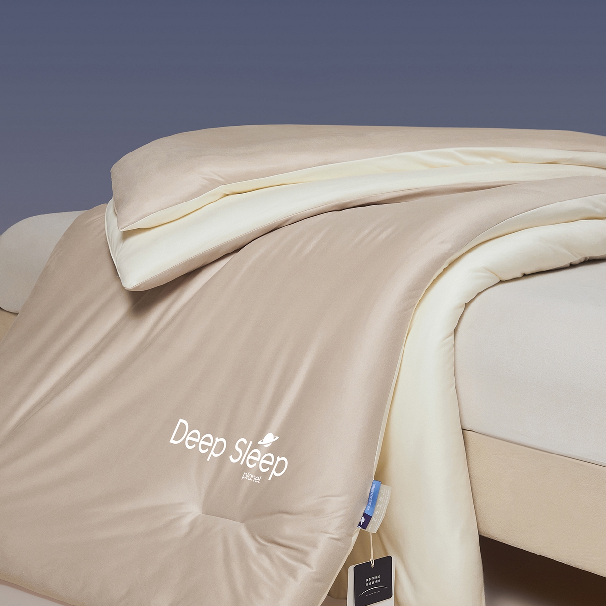 91家纺网 家纺一手货源 找家纺 云玲时尚 2025新款深睡星球针织棉控温被pro被子被芯 杏仁咖