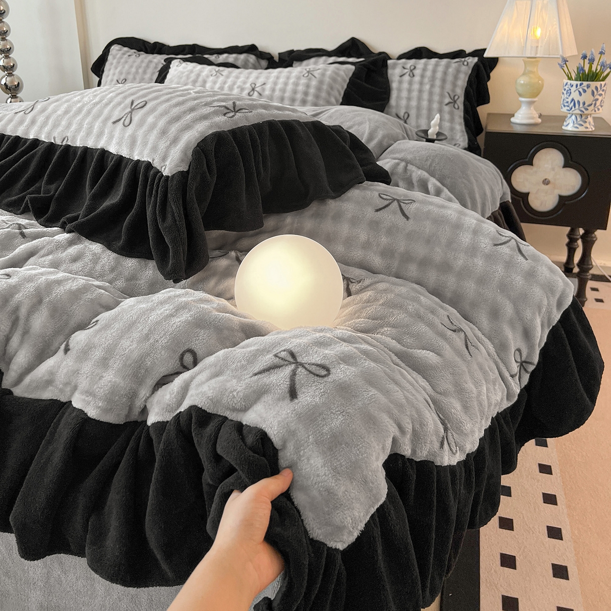 91家纺网 家纺一手货源 找家纺 （总）言熙居家纺 2025新款A类兔毛绒韩版卡通花边四件套