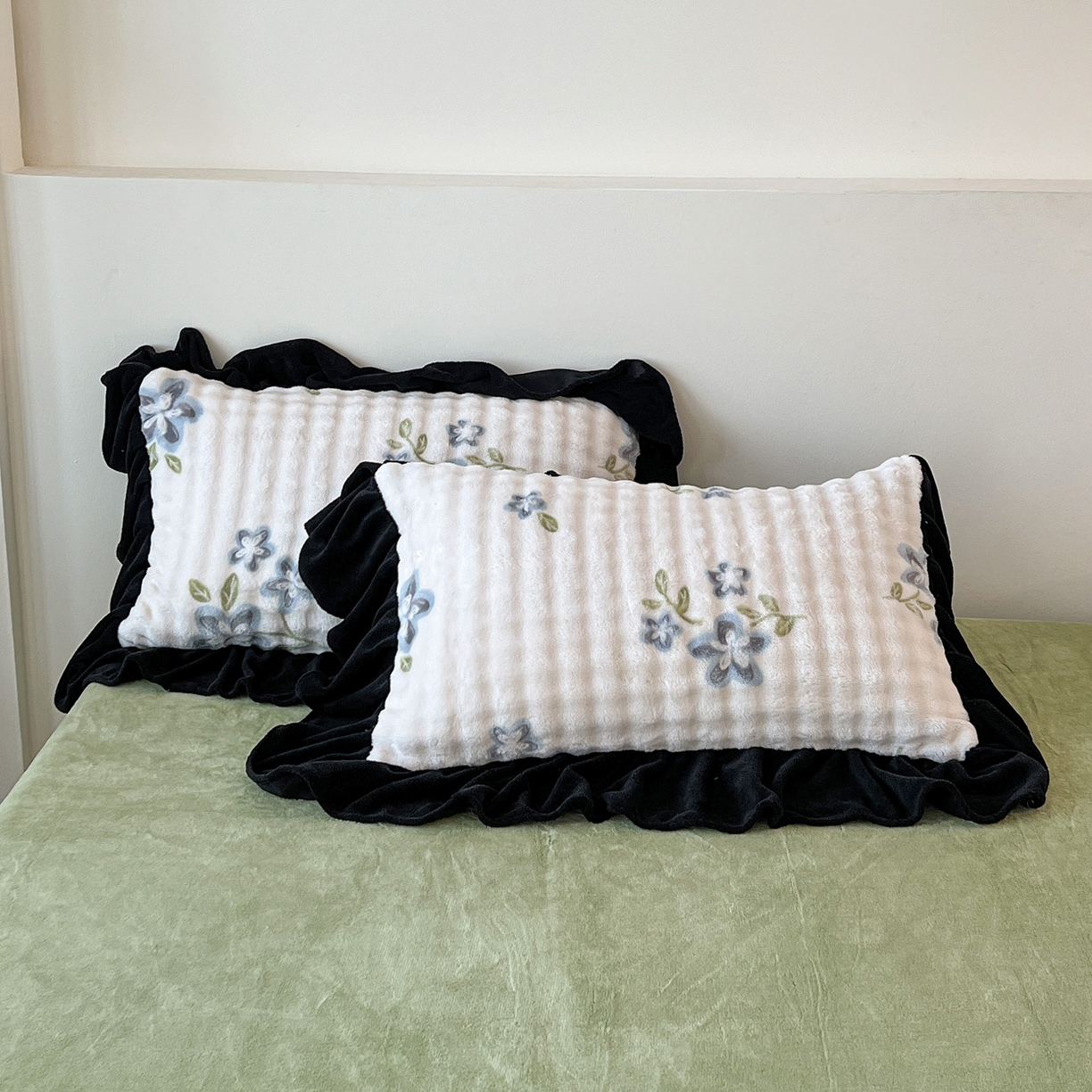 91家纺网 家纺一手货源 找家纺 言熙居家纺 2025新款A类兔毛绒韩版卡通花边四件套 映春