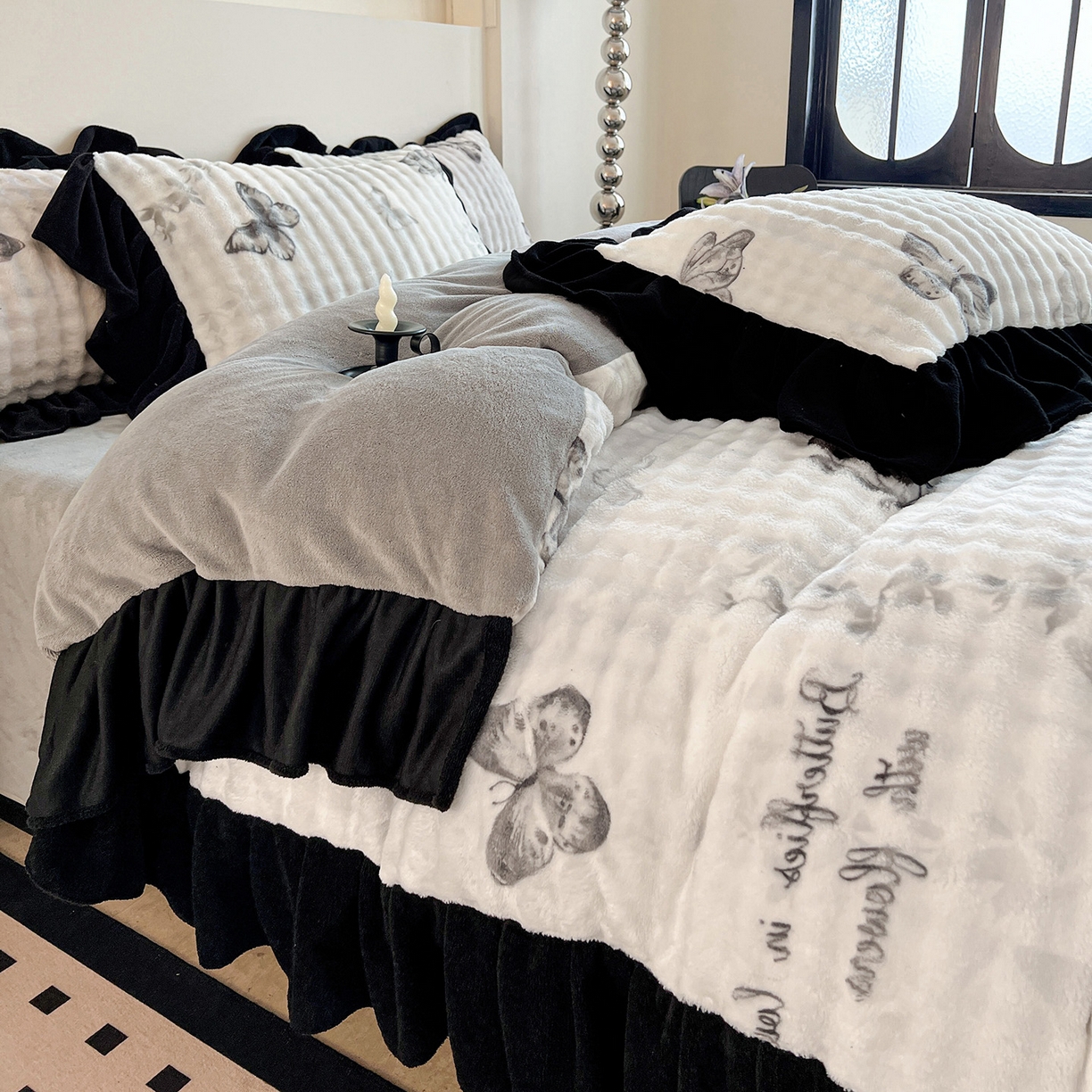 91家纺网 家纺一手货源 找家纺 言熙居家纺 2025新款A类兔毛绒韩版卡通花边四件套 幻蝶