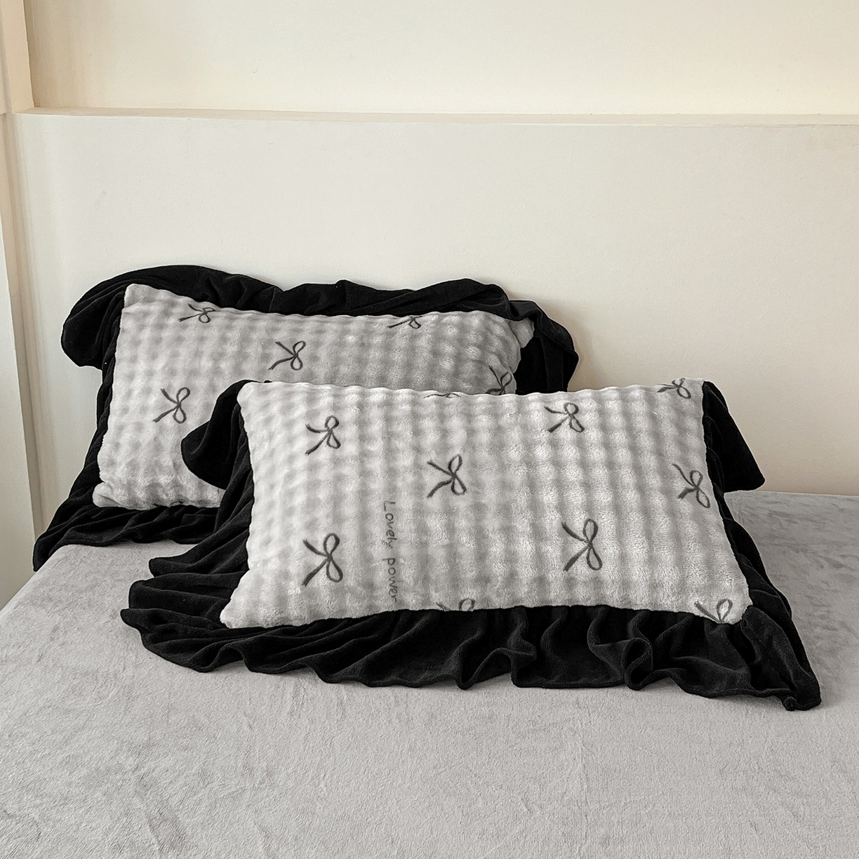 91家纺网 家纺一手货源 找家纺 言熙居家纺 2025新款A类兔毛绒韩版卡通花边四件套 蝴蝶结