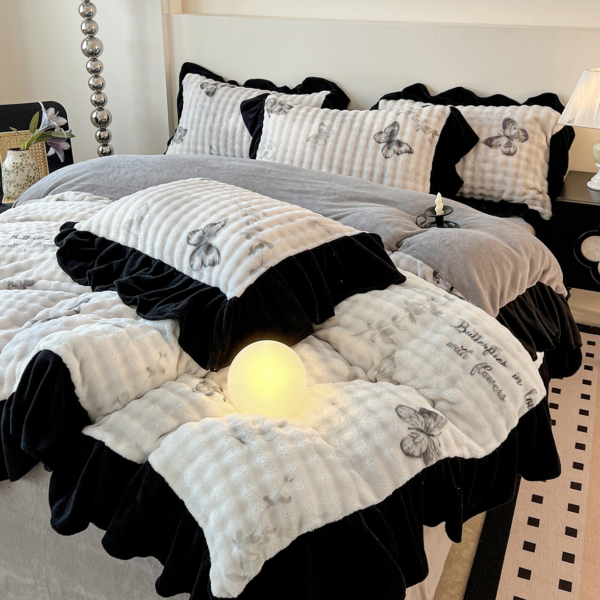 91家纺网 家纺一手货源 找家纺 言熙居家纺 2025新款A类兔毛绒韩版卡通花边四件套 幻蝶