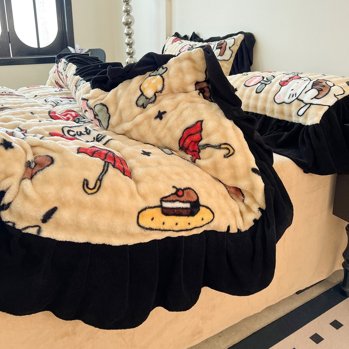 91家纺网 家纺一手货源 找家纺 言熙居家纺 2025新款A类兔毛绒韩版卡通花边四件套 休闲一刻