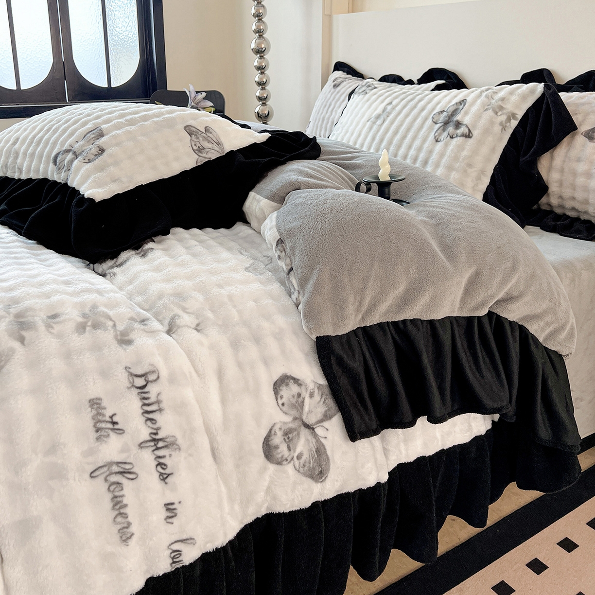 91家纺网 家纺一手货源 找家纺 言熙居家纺 2025新款A类兔毛绒韩版卡通花边四件套 幻蝶