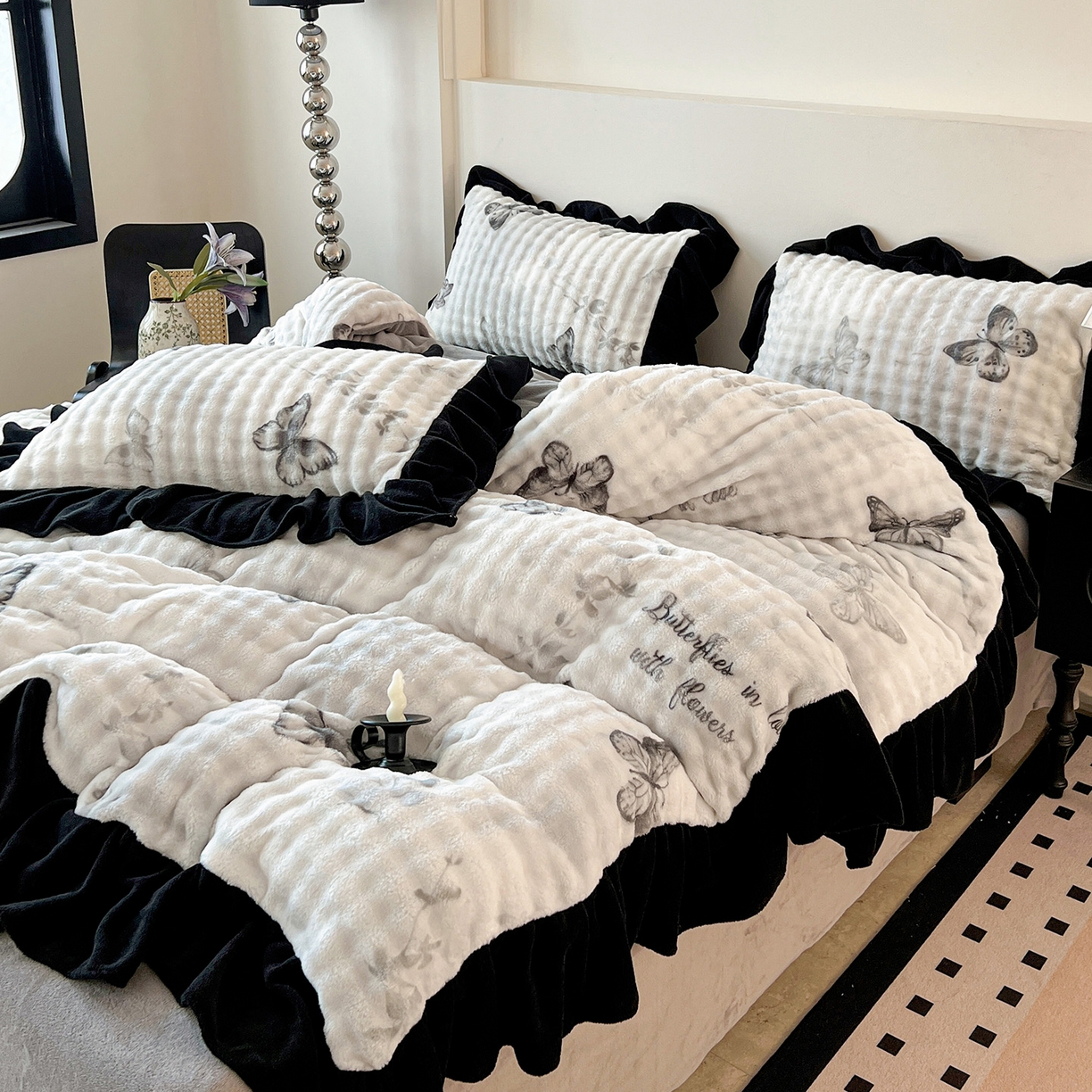 91家纺网 家纺一手货源 找家纺 言熙居家纺 2025新款A类兔毛绒韩版卡通花边四件套 幻蝶