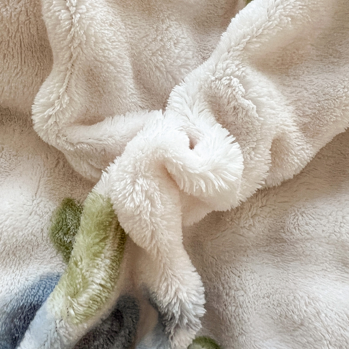 91家纺网 家纺一手货源 找家纺 言熙居家纺 2025新款A类兔毛绒韩版卡通花边四件套 映春