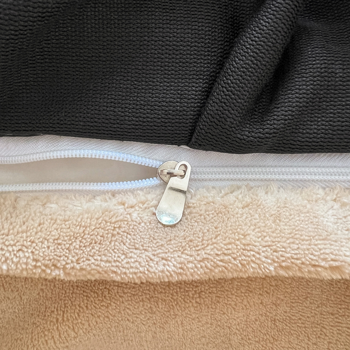 91家纺网 家纺一手货源 找家纺 言熙居家纺 2025新款A类兔毛绒韩版卡通花边四件套 休闲一刻