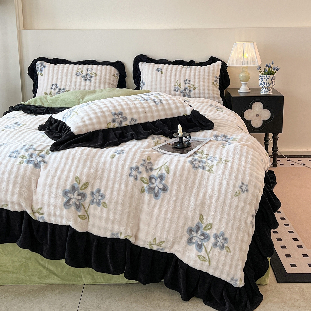 91家纺网 家纺一手货源 找家纺 言熙居家纺 2025新款A类兔毛绒韩版卡通花边四件套 映春