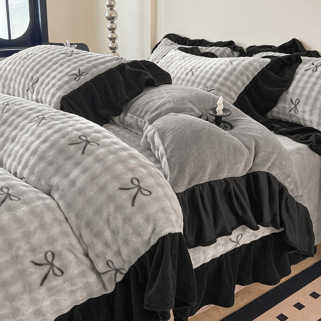 91家纺网 家纺一手货源 找家纺 言熙居家纺 2025新款A类兔毛绒韩版卡通花边四件套 蝴蝶结