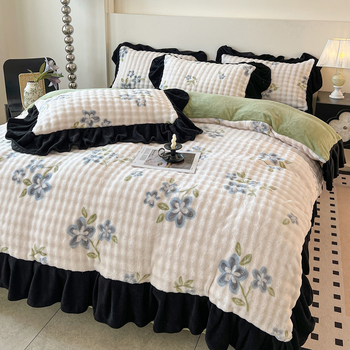 91家纺网 家纺一手货源 找家纺 言熙居家纺 2025新款A类兔毛绒韩版卡通花边四件套 映春