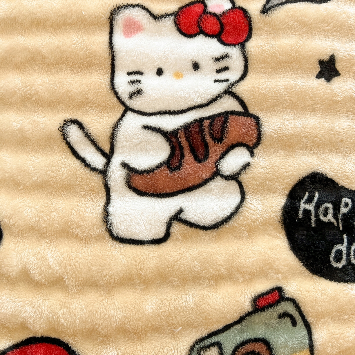 91家纺网 家纺一手货源 找家纺 言熙居家纺 2025新款A类兔毛绒韩版卡通花边四件套 休闲一刻