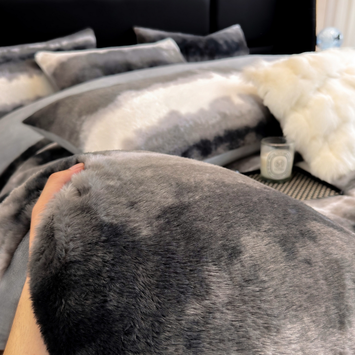 91家纺网 家纺一手货源 找家纺 （总）优悦生活馆 2025新款高克重兔毛绒牛奶绒保暖四件套-幻彩