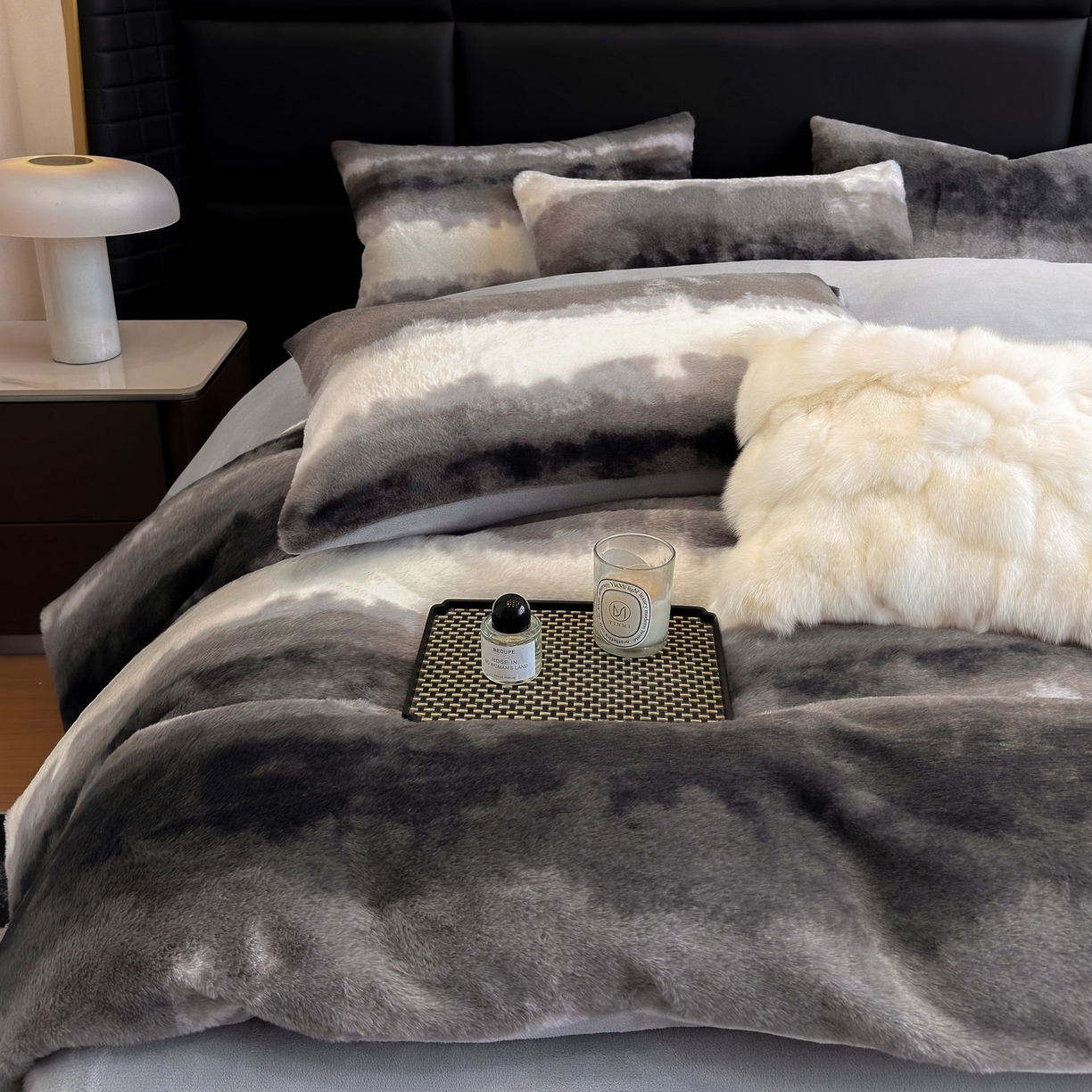 91家纺网 家纺一手货源 找家纺 （总）优悦生活馆 2025新款高克重兔毛绒牛奶绒保暖四件套-幻彩