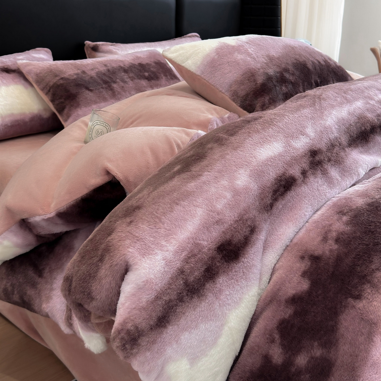 91家纺网 家纺一手货源 找家纺 优悦生活馆 2025新款高克重兔毛绒牛奶绒保暖四件套-幻彩 幻彩粉