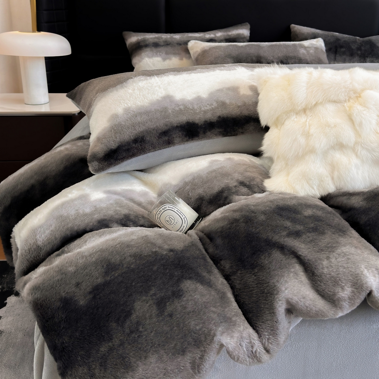 91家纺网 家纺一手货源 找家纺 优悦生活馆 2025新款高克重兔毛绒牛奶绒保暖四件套-幻彩 幻彩深灰