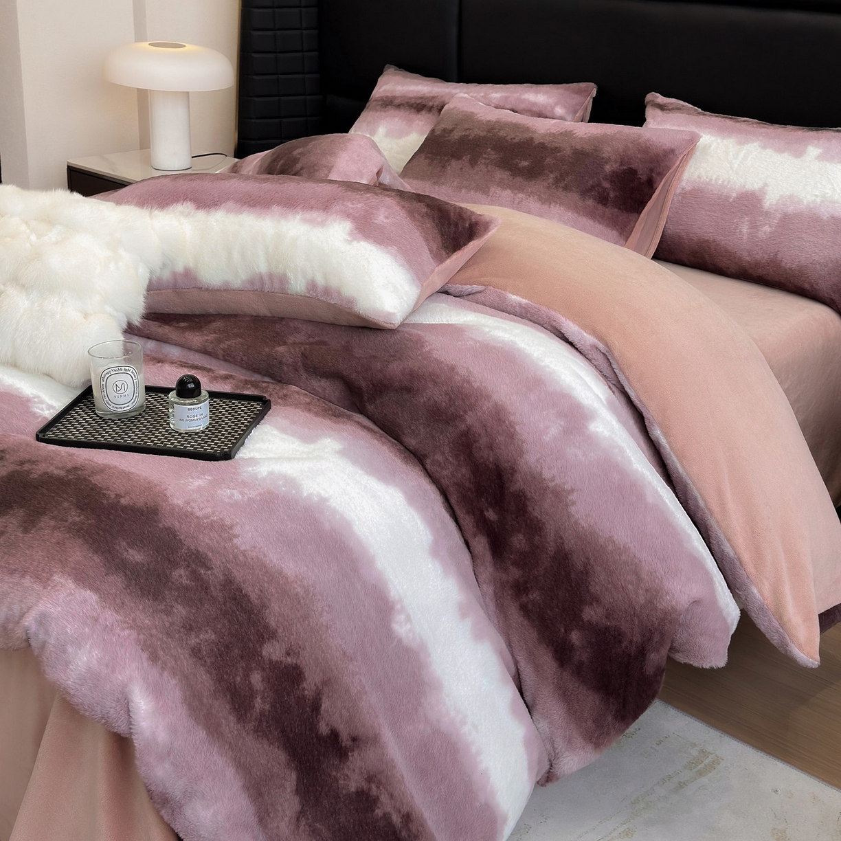 91家纺网 家纺一手货源 找家纺 优悦生活馆 2025新款高克重兔毛绒牛奶绒保暖四件套-幻彩 幻彩粉