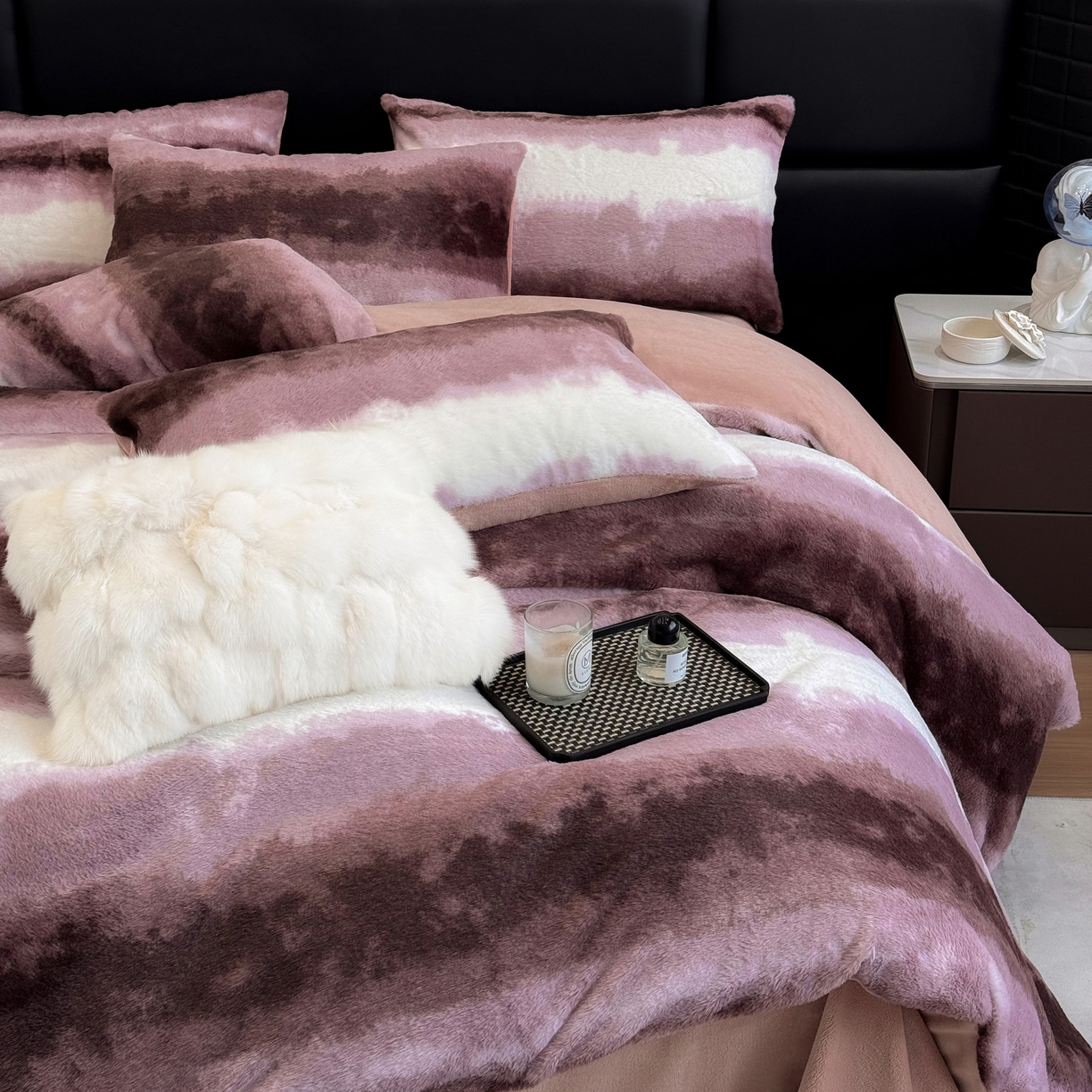 91家纺网 家纺一手货源 找家纺 优悦生活馆 2025新款高克重兔毛绒牛奶绒保暖四件套-幻彩 幻彩粉