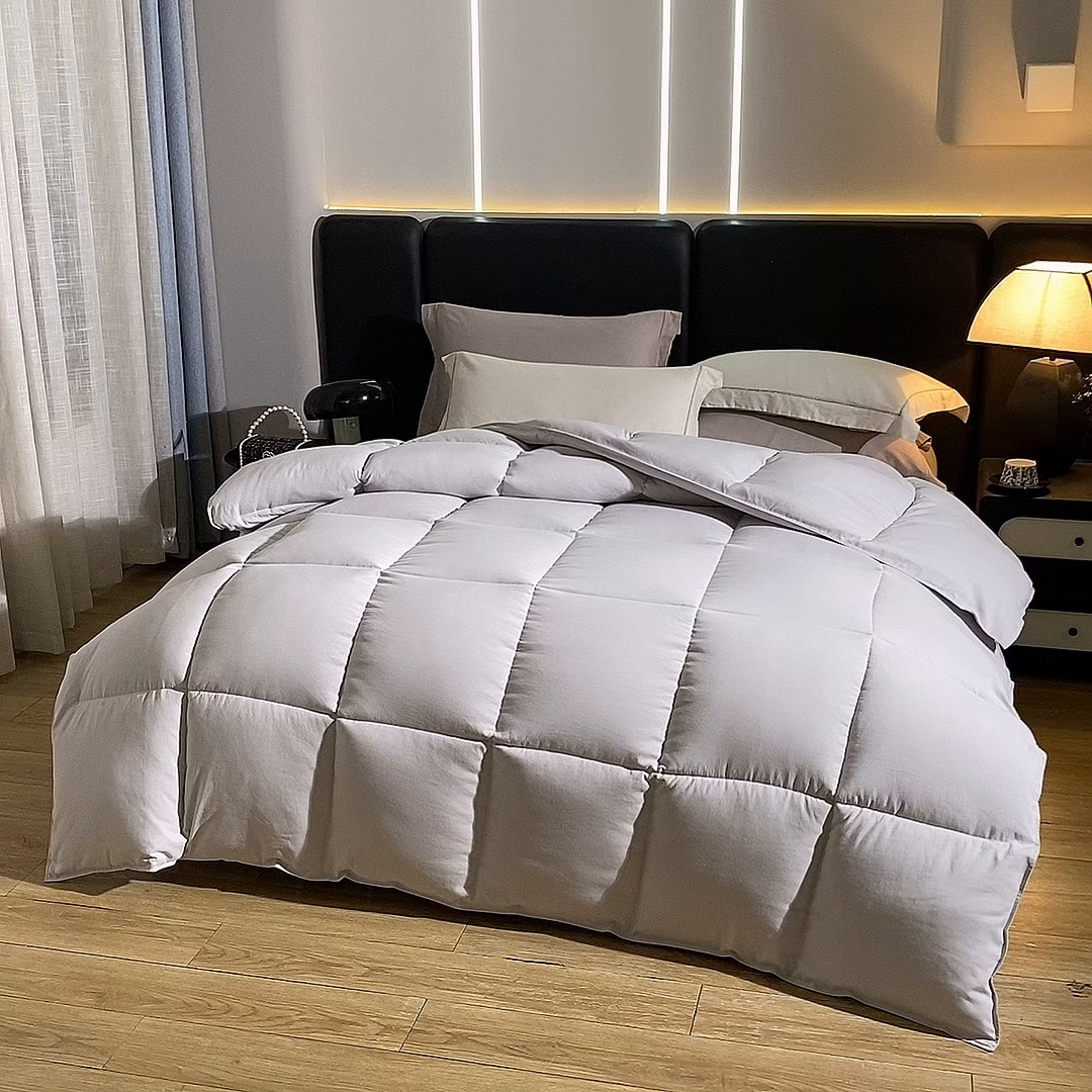 91家纺网 家纺一手货源 找家纺 好老表被业 2025新款印花羽丝绒冬被被子被芯 白银灰色
