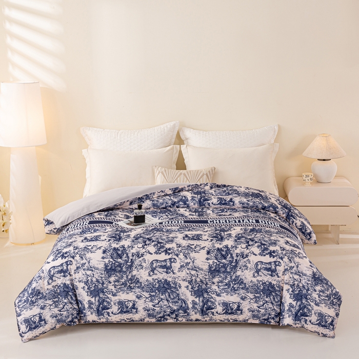 91家纺网 家纺一手货源 找家纺 好老表被业 2025新款印花云朵棉冬被四季被被子被芯 墨蓝丛林