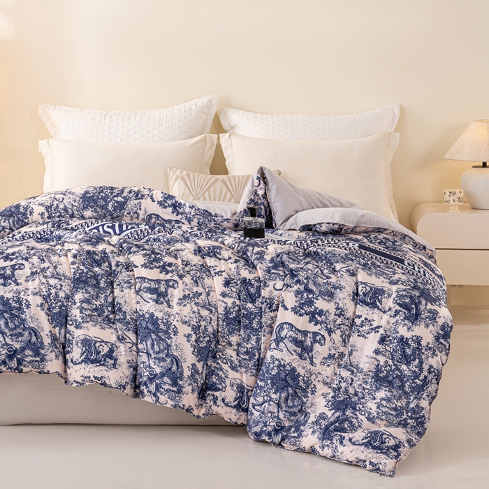 91家纺网 家纺一手货源 找家纺 好老表被业 2025新款印花云朵棉冬被四季被被子被芯 墨蓝丛林