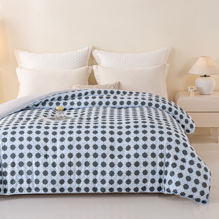 91家纺网 家纺一手货源 找家纺 好老表被业 2025新款印花云朵棉冬被四季被被子被芯 四叶星韵