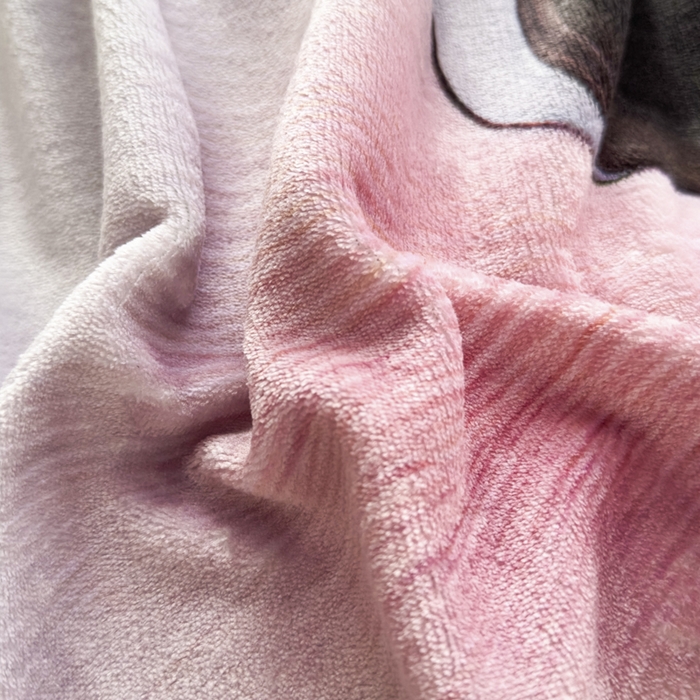 91家纺网 家纺一手货源 找家纺 宝薇 2025新款5D数码印染大卡通牛奶绒四件套 桃花兔