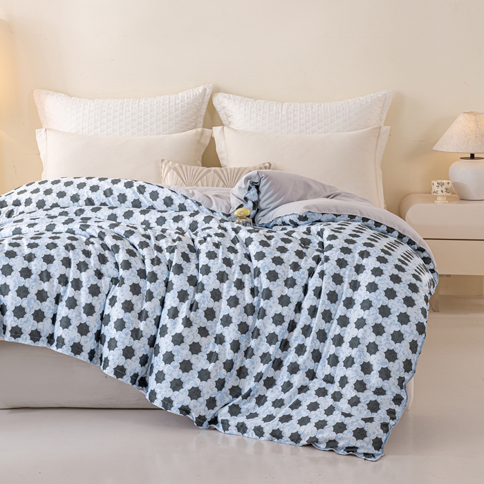 91家纺网 家纺一手货源 找家纺 好老表被业 2025新款印花云朵棉冬被四季被被子被芯 四叶星韵