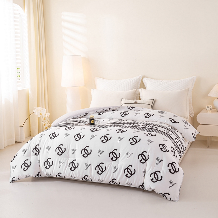 91家纺网 家纺一手货源 找家纺 好老表被业 2025新款印花云朵棉冬被四季被被子被芯 轻奢白